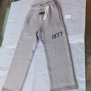 FEAR OF GOD Essentials Kids Jersey Pants, 6yrs= 20.5"waist, Grey